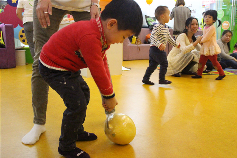 BBunion国际早教厦门外图中心活动花絮:感恩的心,蓝色的爱 BBunion国际早教厦门外图中心活动花絮:感恩的心,蓝色的爱