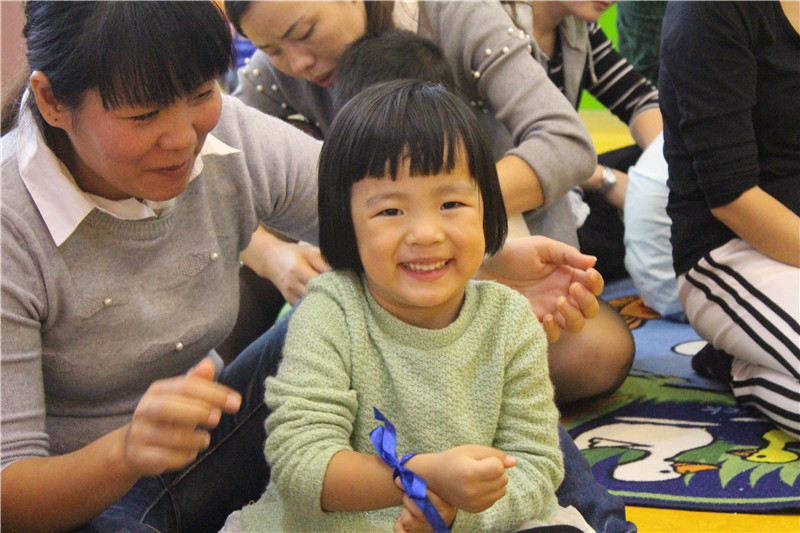 BBunion国际早教厦门外图中心活动花絮:感恩的心,蓝色的爱 BBunion国际早教厦门外图中心活动花絮:感恩的心,蓝色的爱